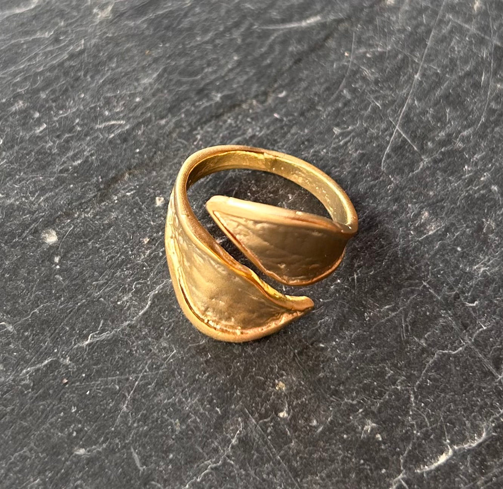 Anillo Doshojas Dorado