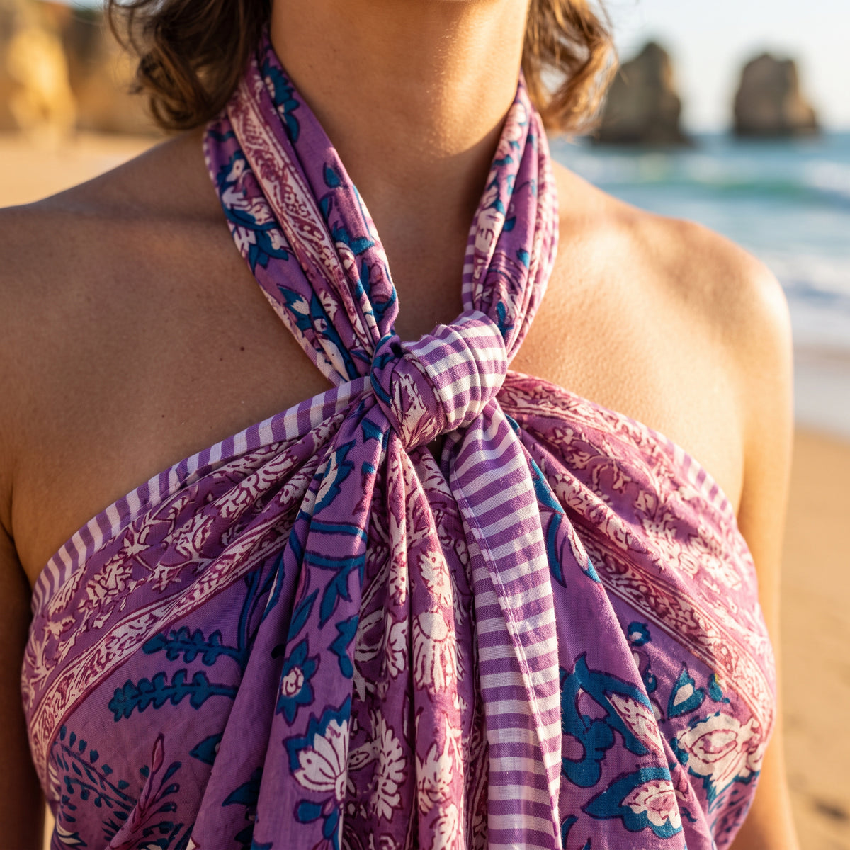 Pareo Floral Marino Lila