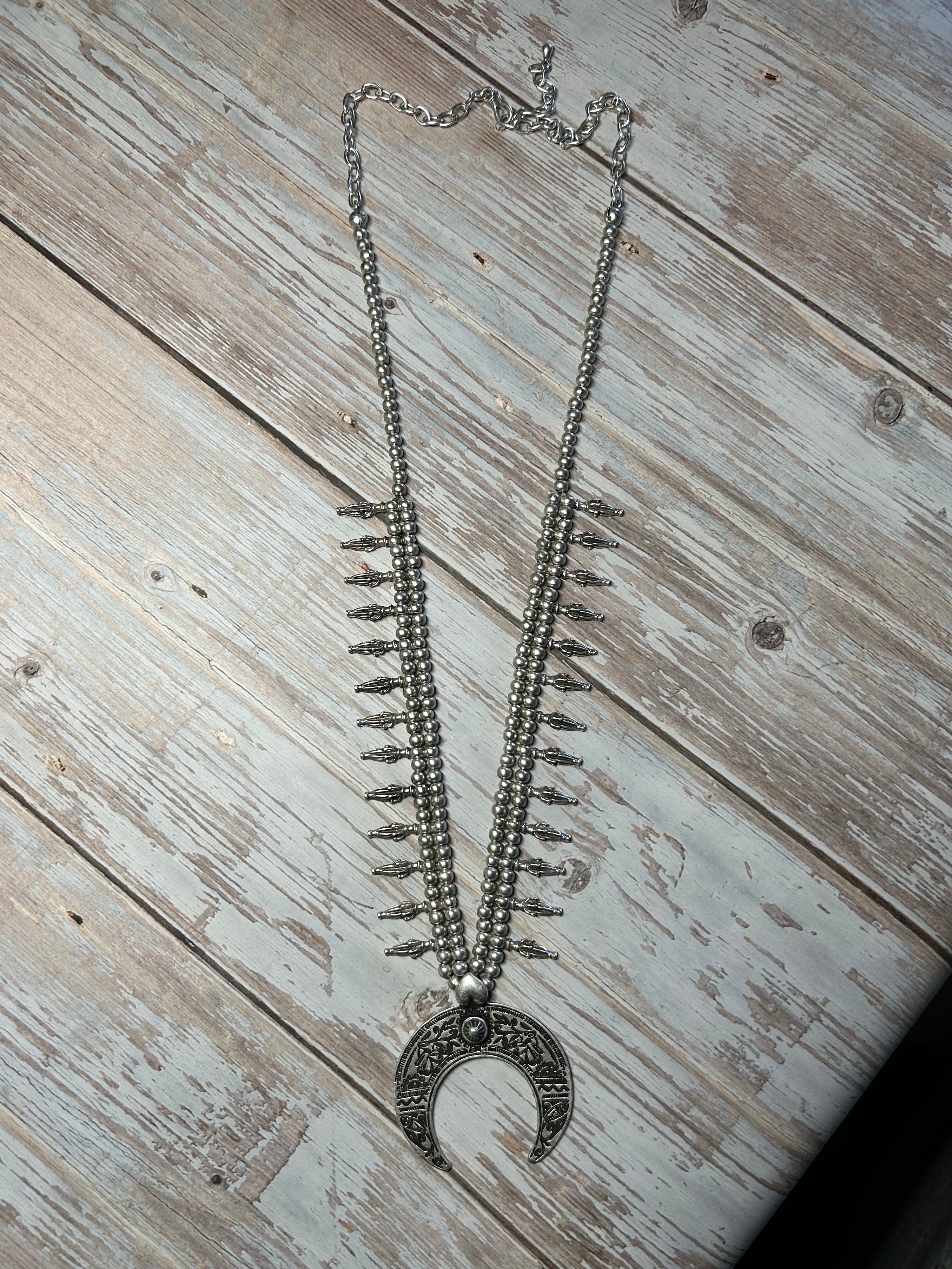 Collar Moon