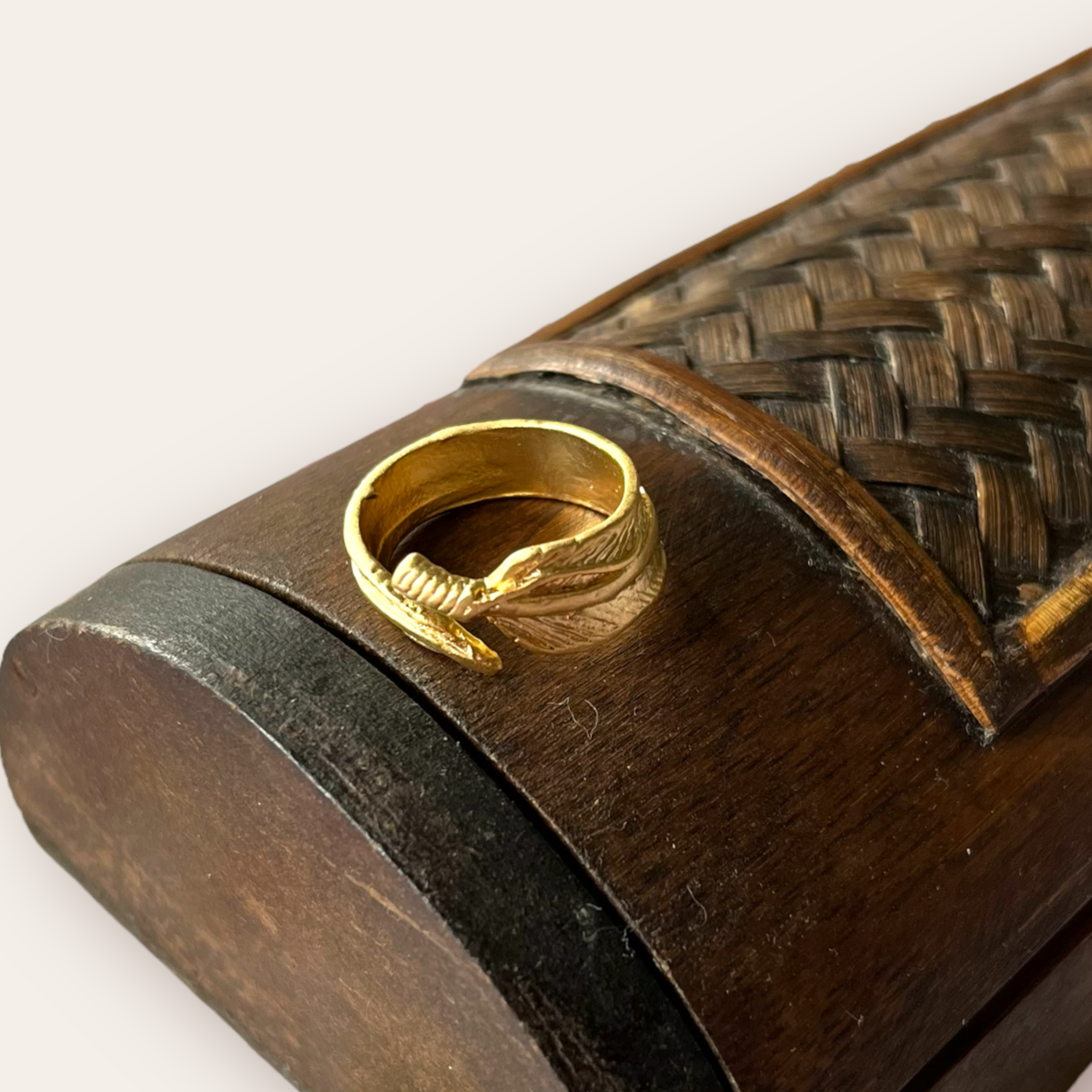 Anillo Pluma Dorado